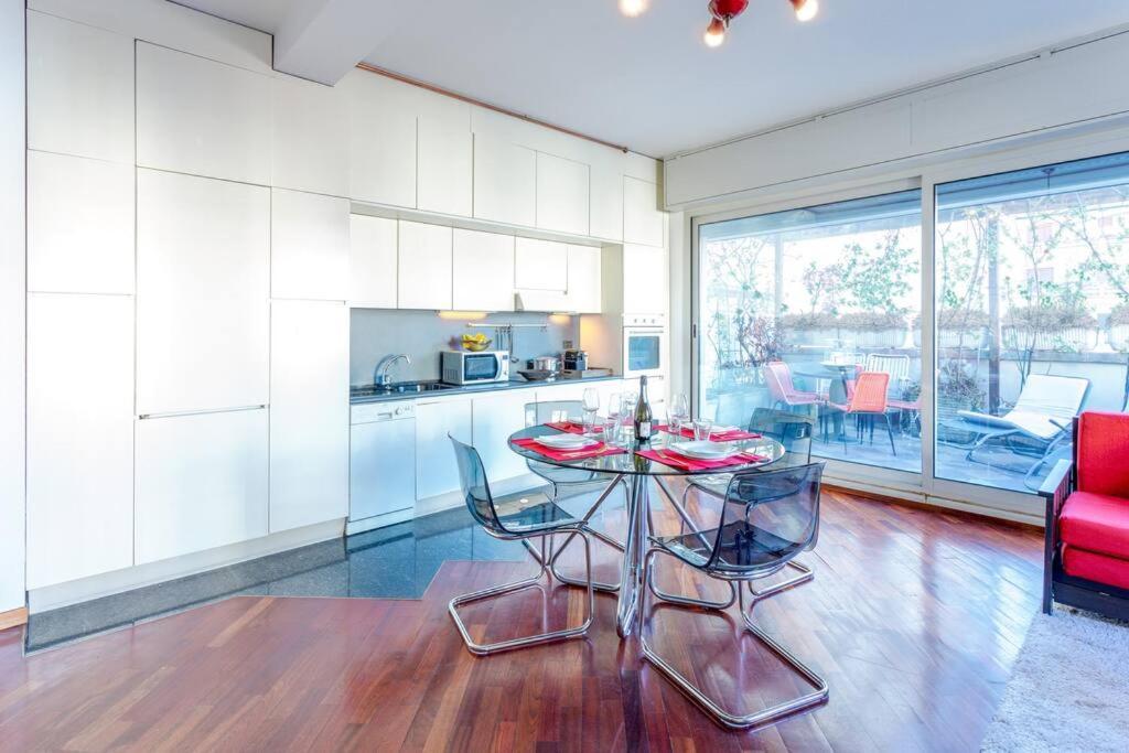 Duomo 10 Min Luxury • Terrazzo • Wi-fi • Netflix * Milano