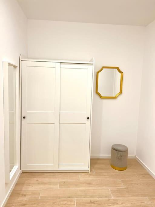 The Boutique House - Treasure Trove - Gold Mailand