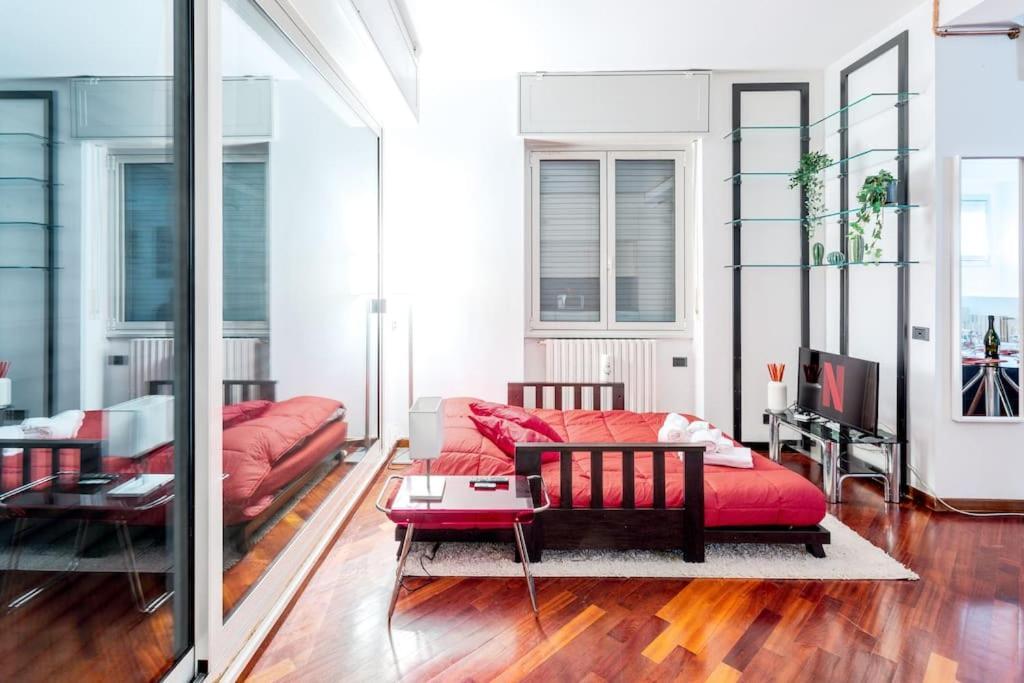 Duomo 10 Min Luxury • Terrazzo • Wi-fi • Netflix Appartamento *