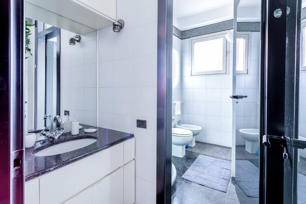 Duomo 10 Min Luxury • Terrazzo • Wi-fi • Netflix Appartamento Milano