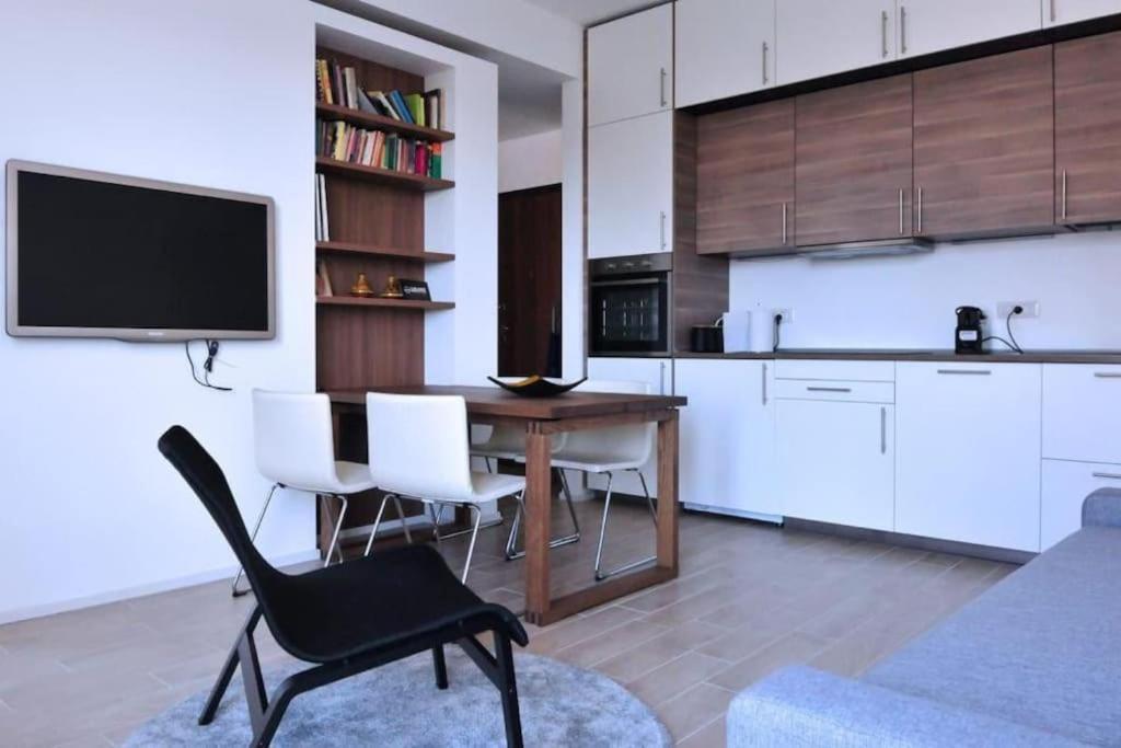 Moderno Design District *