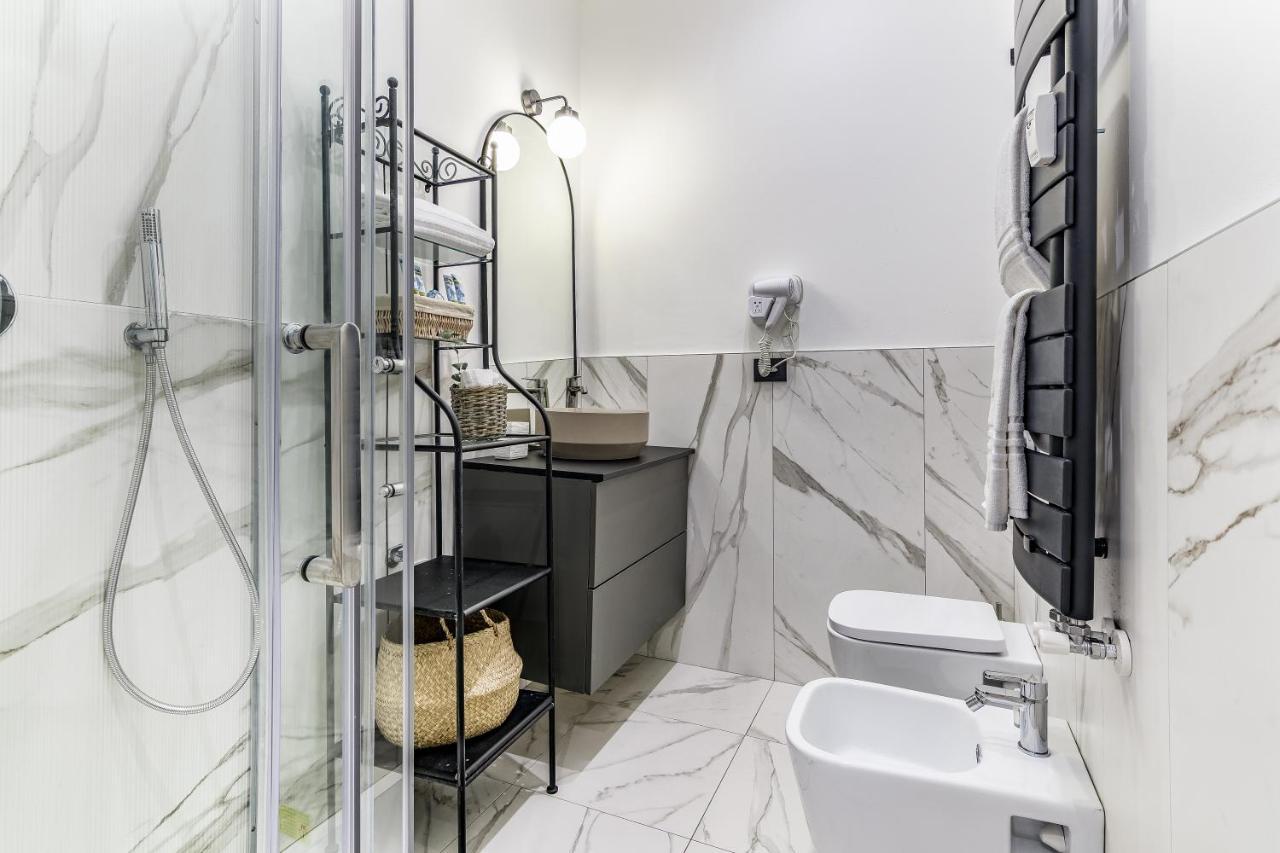 Apartment Beplace In San Babila Mailand