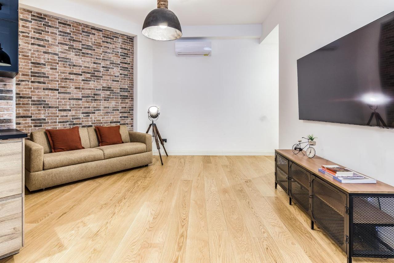 Apartment Beplace In San Babila