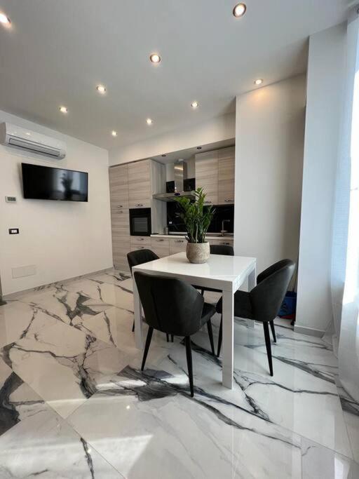 Luxury Carrara Apartment *