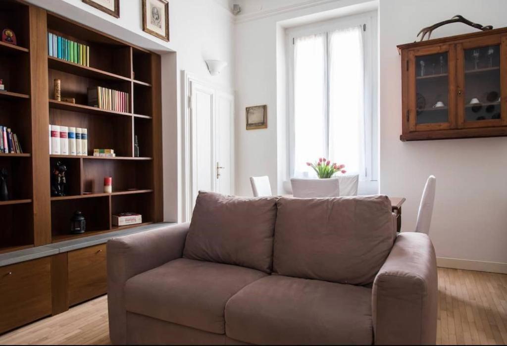Joivy Classic Flat Near Basilica Di Sant'ambrogio * Milaan