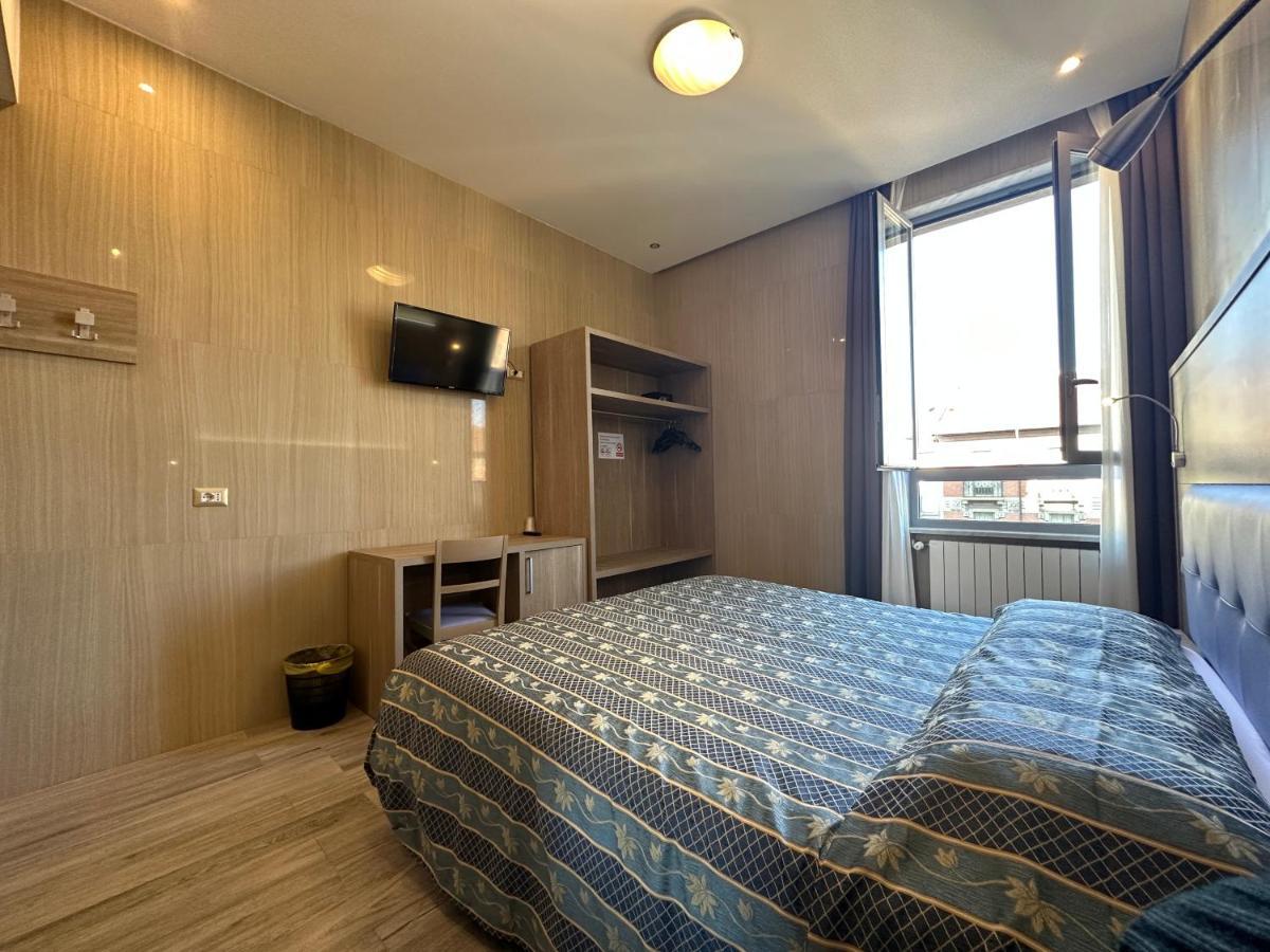 Midway Hotel 3*