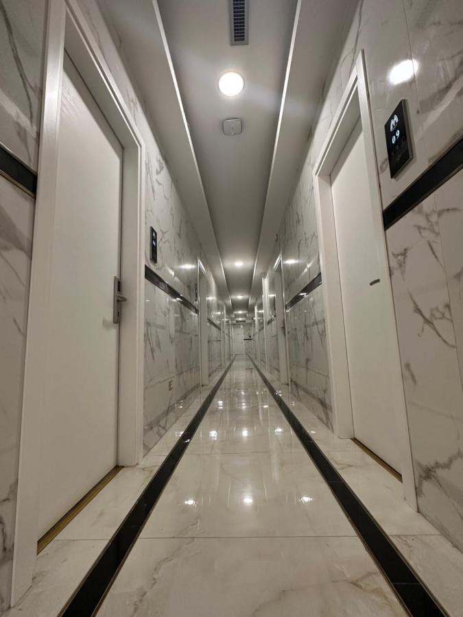 Hotel Midway 3*