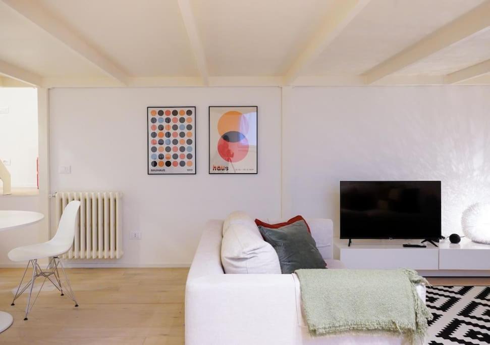 Navigli-bocconi Spazio Luce Design Milano