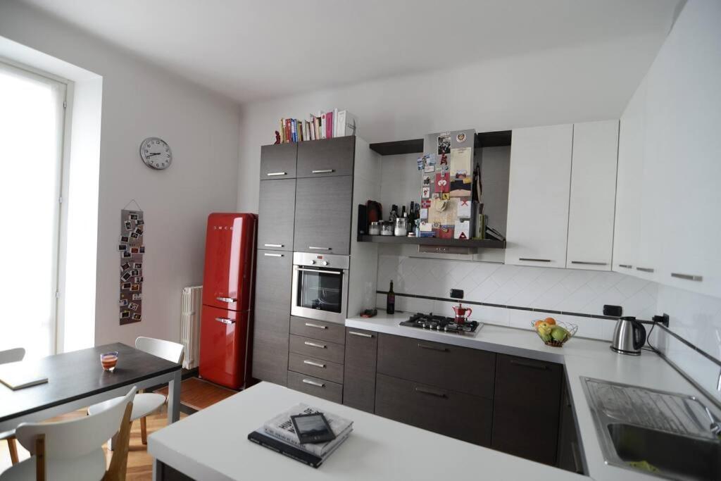 Quiet & Bright In A Sparkly District! Apartment Milan