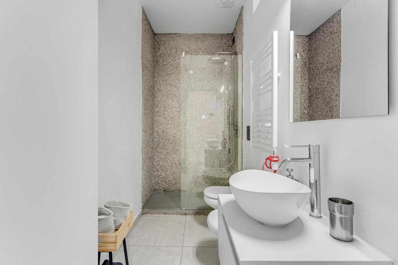 Apartment Metro M1 - Smart Home, Fast Free Wifi & Netflix *