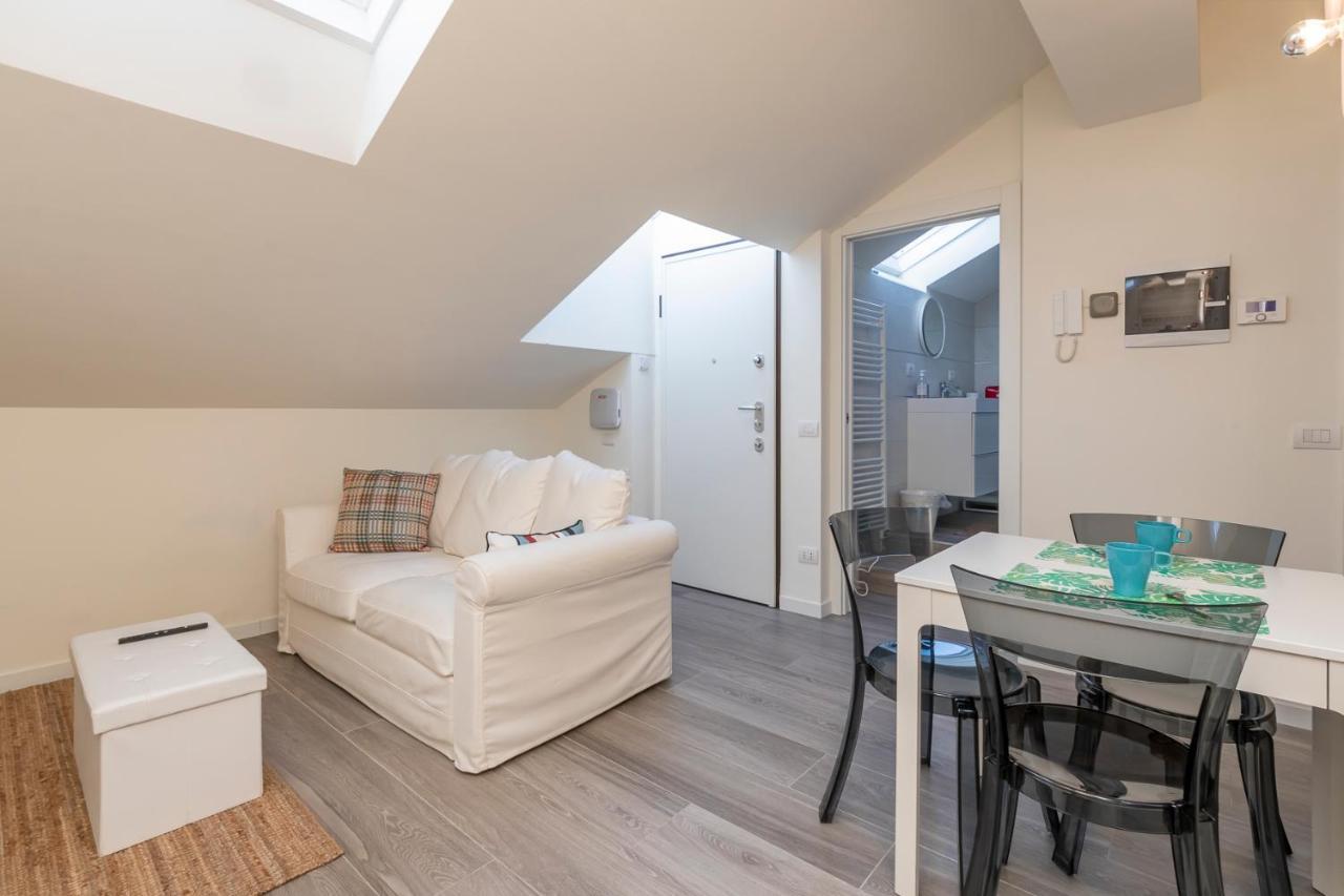 Appartement Splendida Mansarda A Pochi Passi Da M4 Argonne