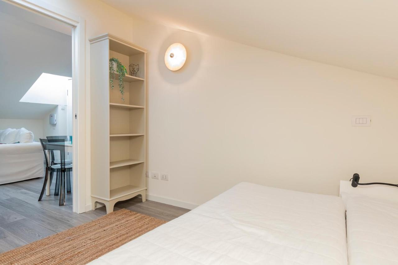 Splendida Mansarda A Pochi Passi Da M4 Argonne Appartement *