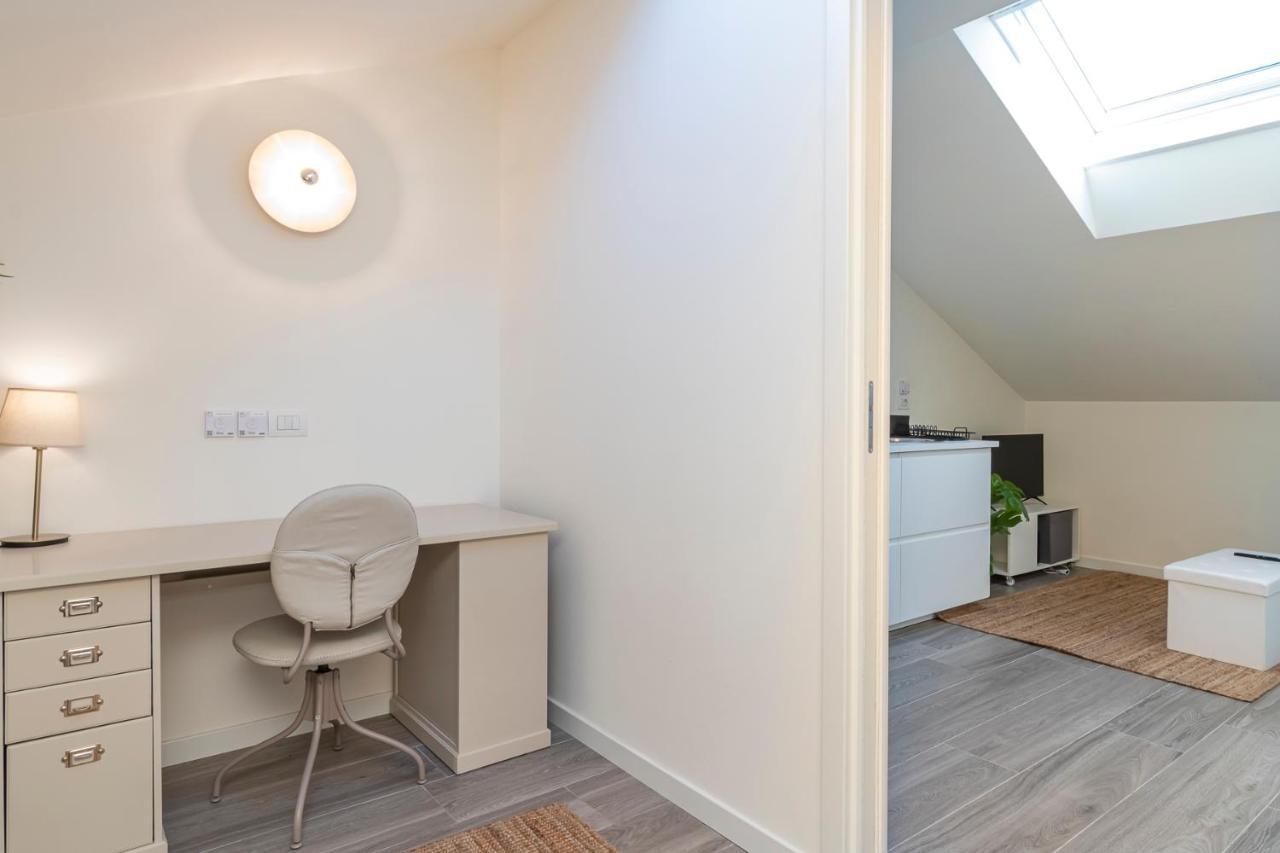 Splendida Mansarda A Pochi Passi Da M4 Argonne Appartement *
