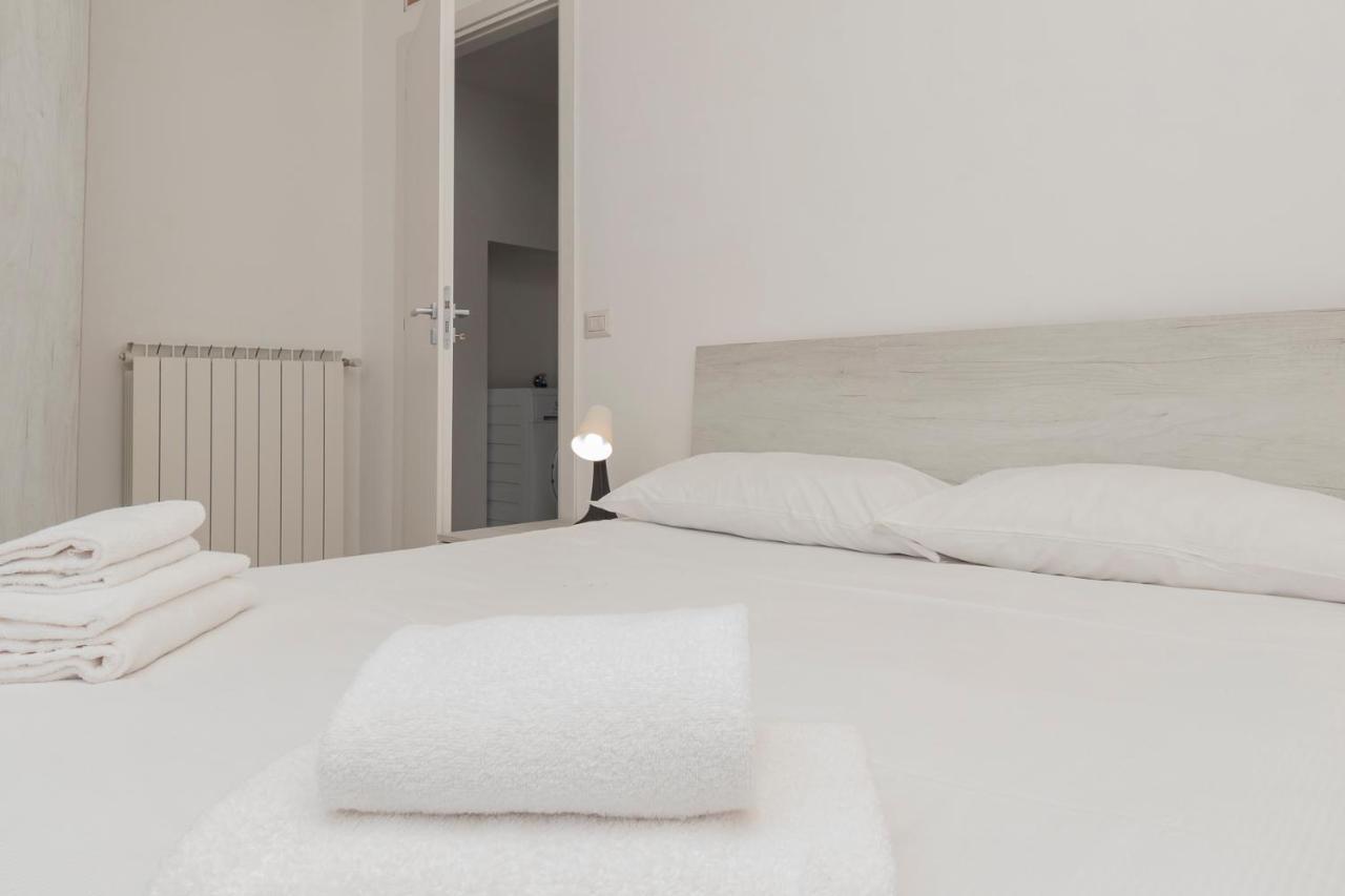 I Host - Rembrandt 56 *