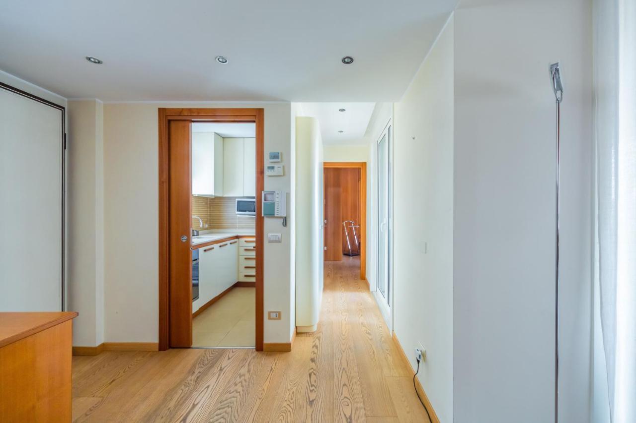Apartment Cozy Apt - Corso Vercelli & Conciliazione M1 *