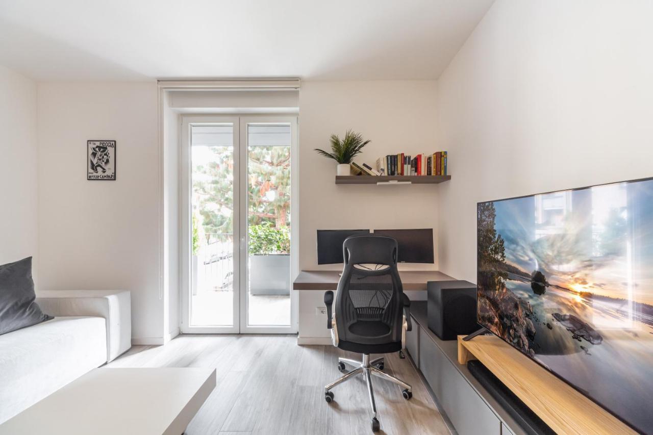 Comfy With Private Parking & Balcony Appartamento *