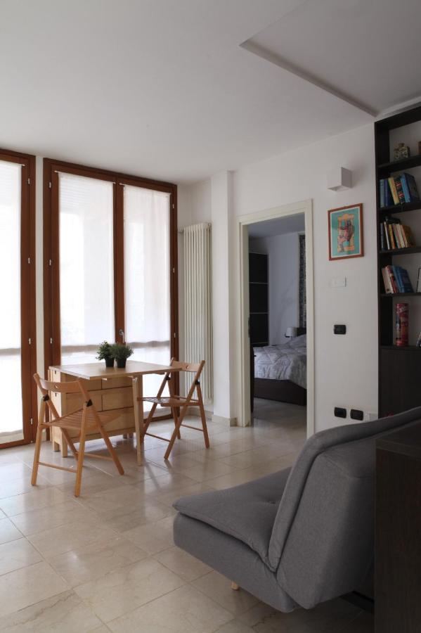 Terrace Close To Metro Station Appartamento