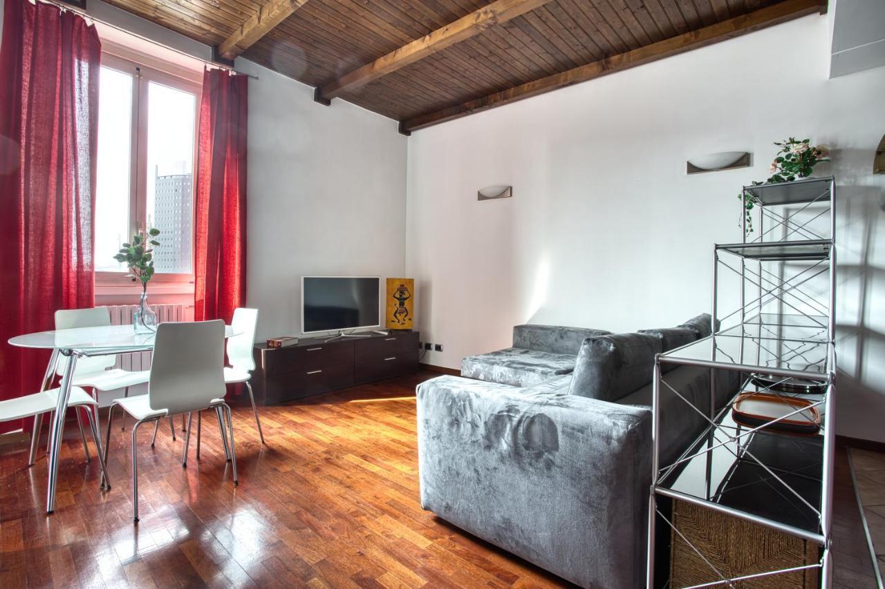 Joivy Charming In The Heart Of Isola District Apartment