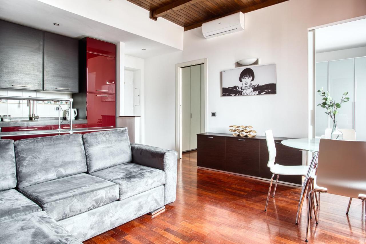 Joivy Charming In The Heart Of Isola District Apartment