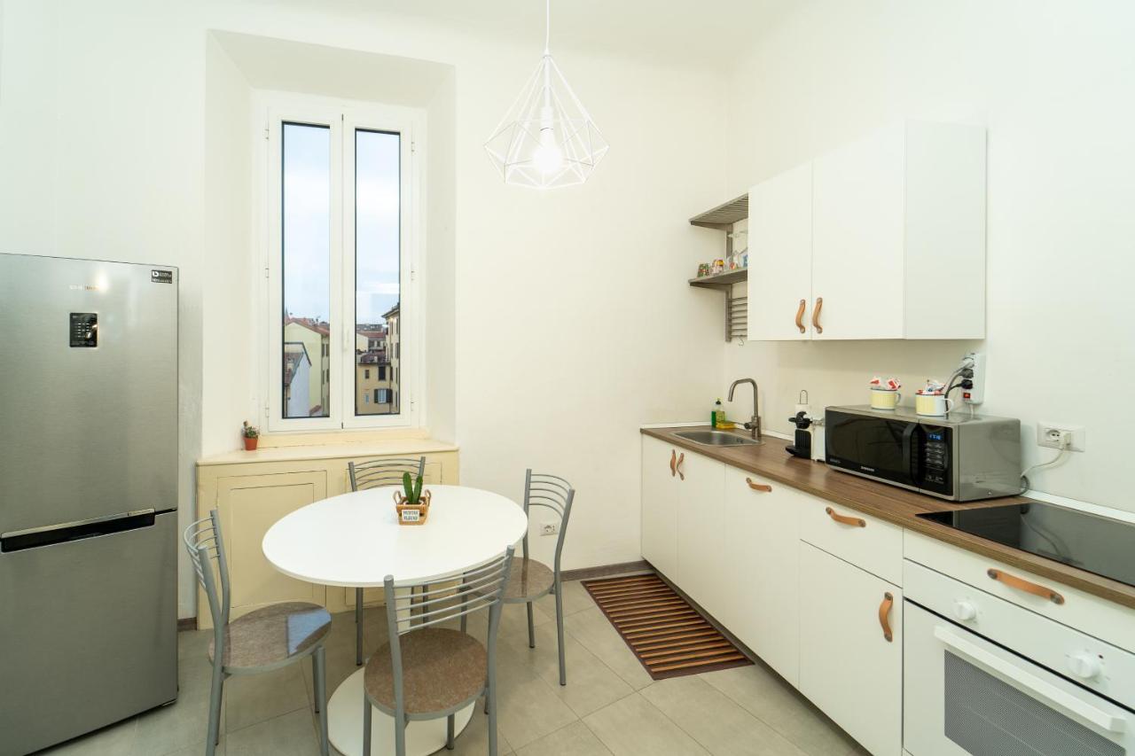 Luxury Front Navigli Apartment Milan