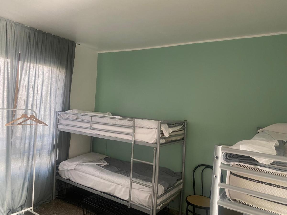 Vandrerhjem Mrhostel *