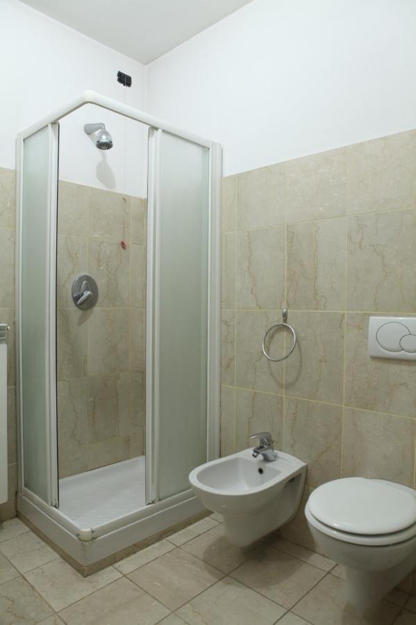 Terrace Close To Metro Station Appartamento Milano