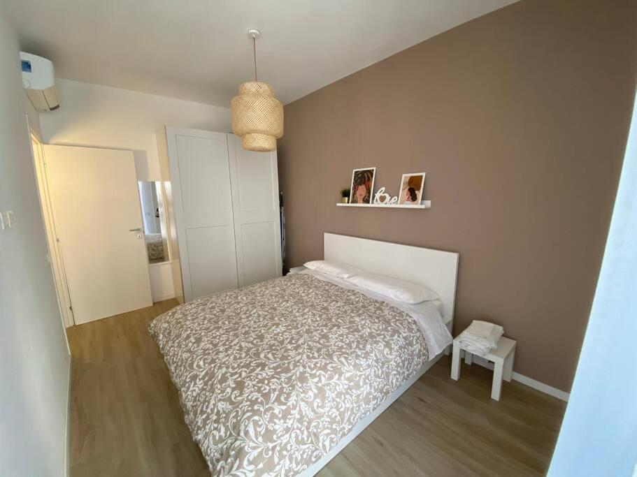 Renovated In The Center Of Apartment