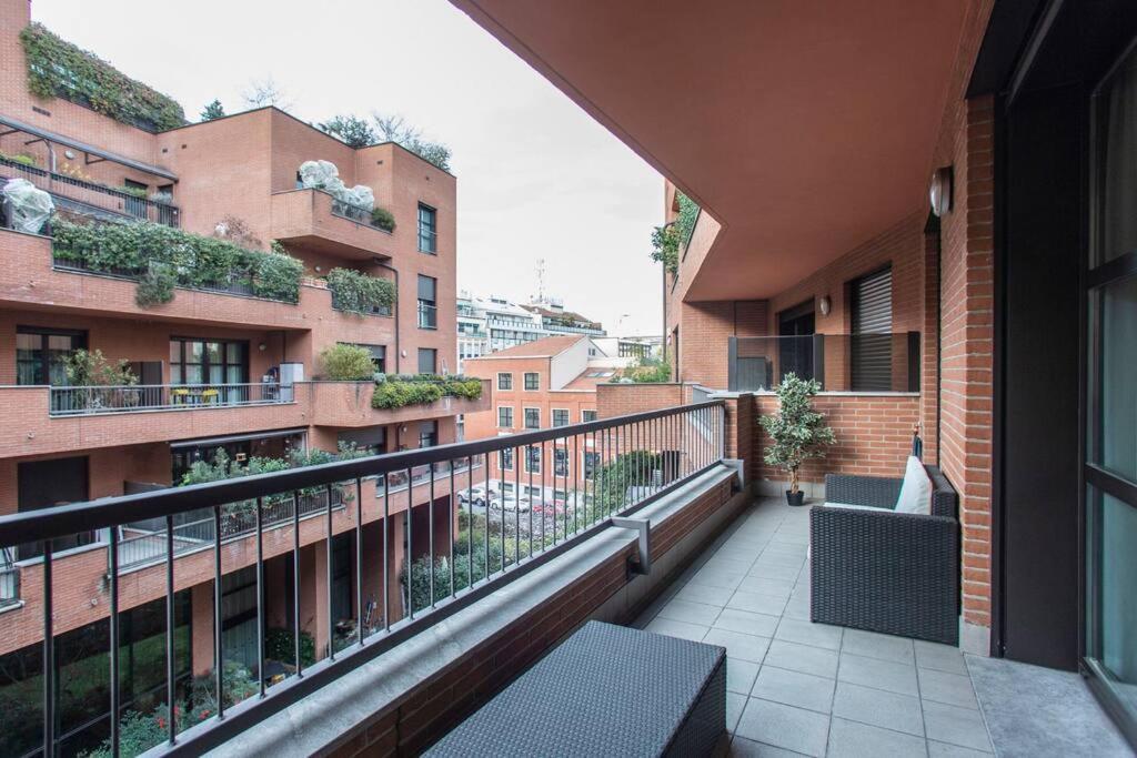 Stazione - Nuovo E Moderno Appartamento. Milano