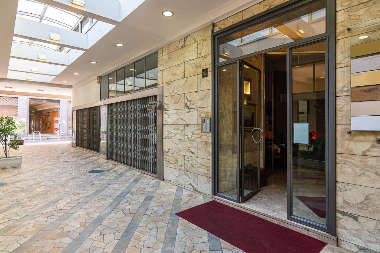 Classbnb - Two 400 Meters From The Duomo Apartment *