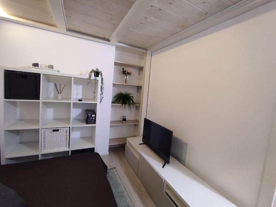 Duomo Porta Venezia Mini Loft Con Wifi E Netflix Appartamento *
