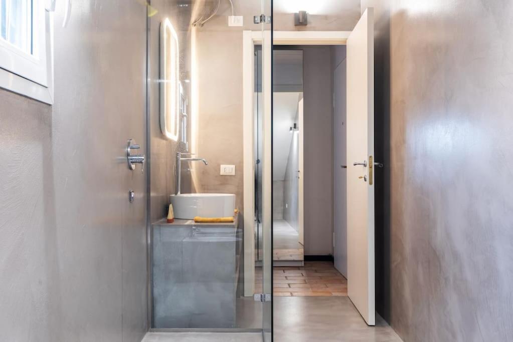 Tolstoj Flexyrent Milan