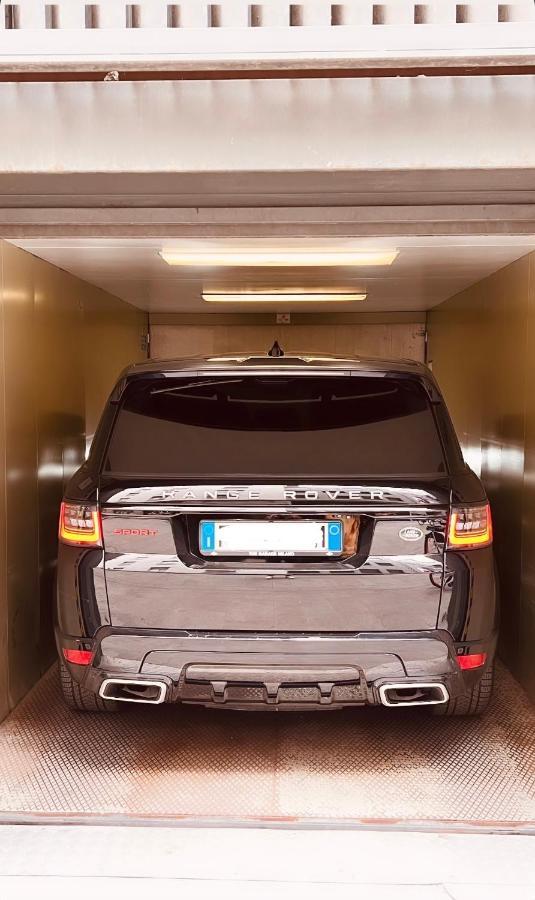 Apartment The Boutique - Iconic In Galleria Duomo With Private Parking Milan