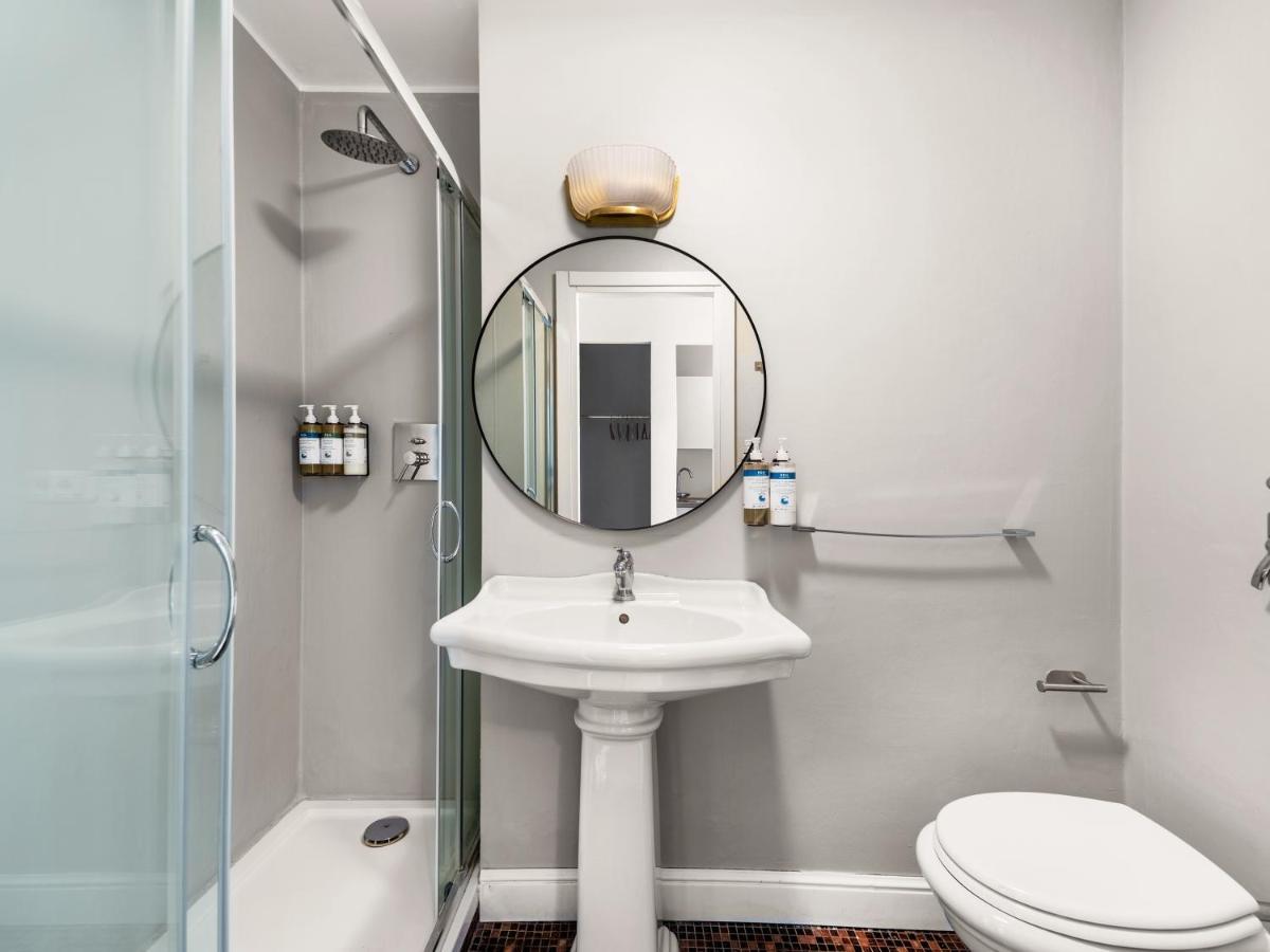 Adore Aparthotel *