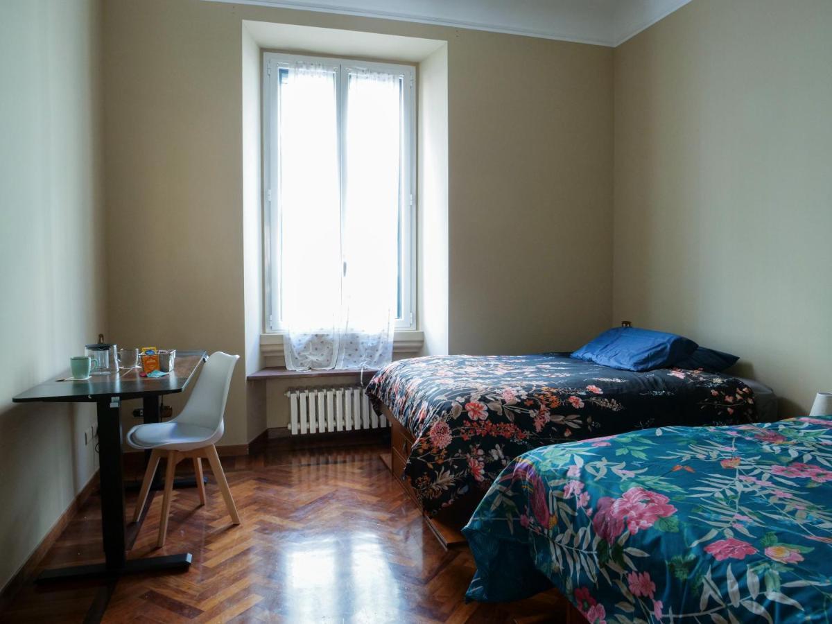 Wonderful Downtown Apartment-hd Netflix, King-size Bed, Two Minutes' Walk From Metro Lejlighed