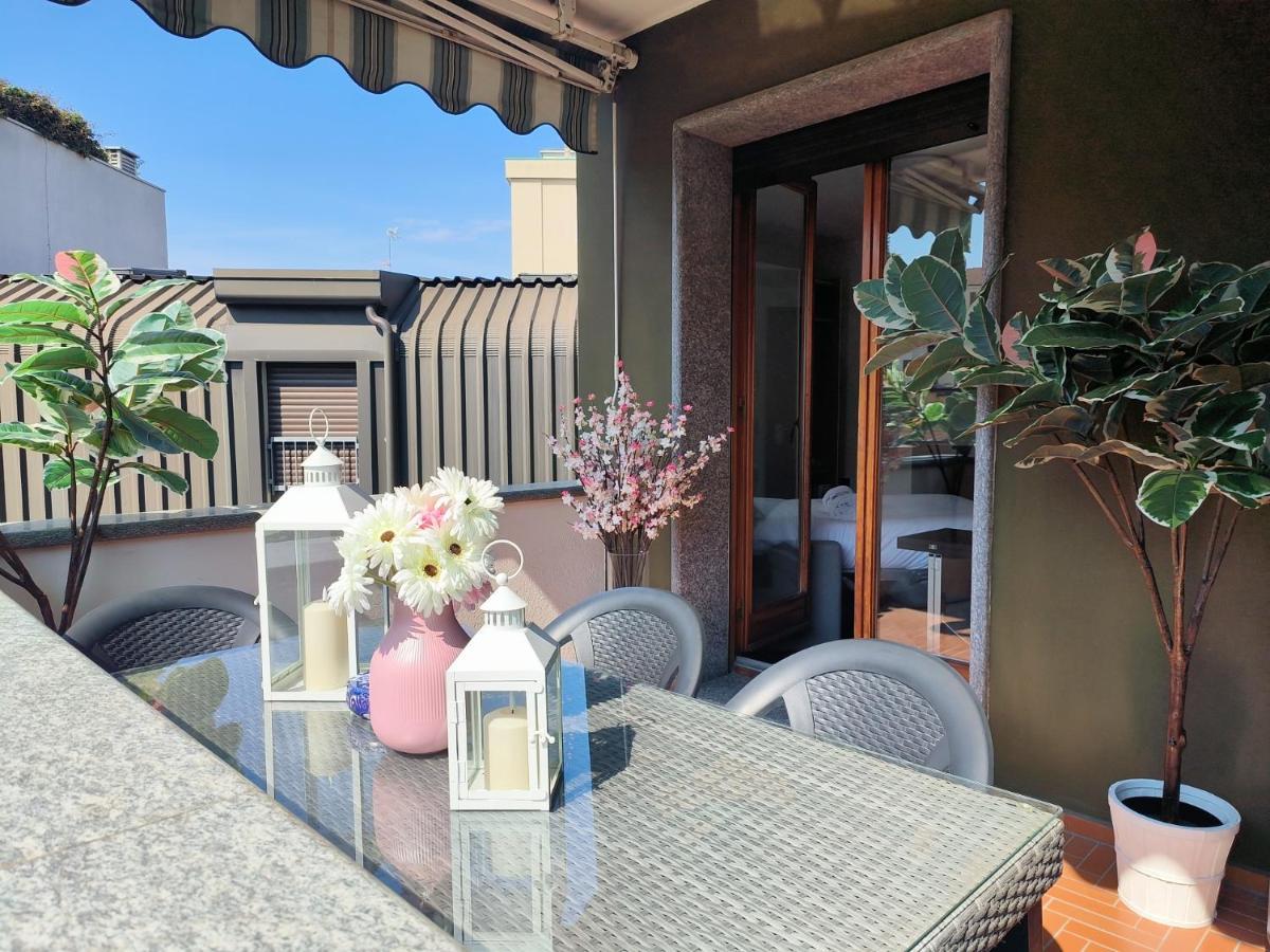 Exclusive And Unobtainable Big Terrace In Downtown With Ac, Wifi, Subway M1 And M2 In Shopping Area Apartment Milan