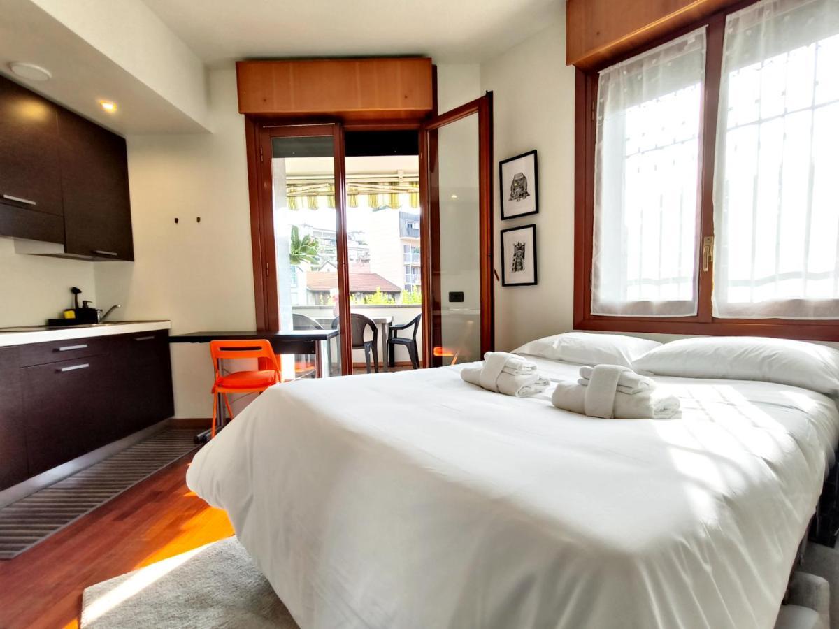 Exclusive And Unobtainable Big Terrace In Downtown With Ac, Wifi, Subway M1 And M2 In Shopping Area Milan