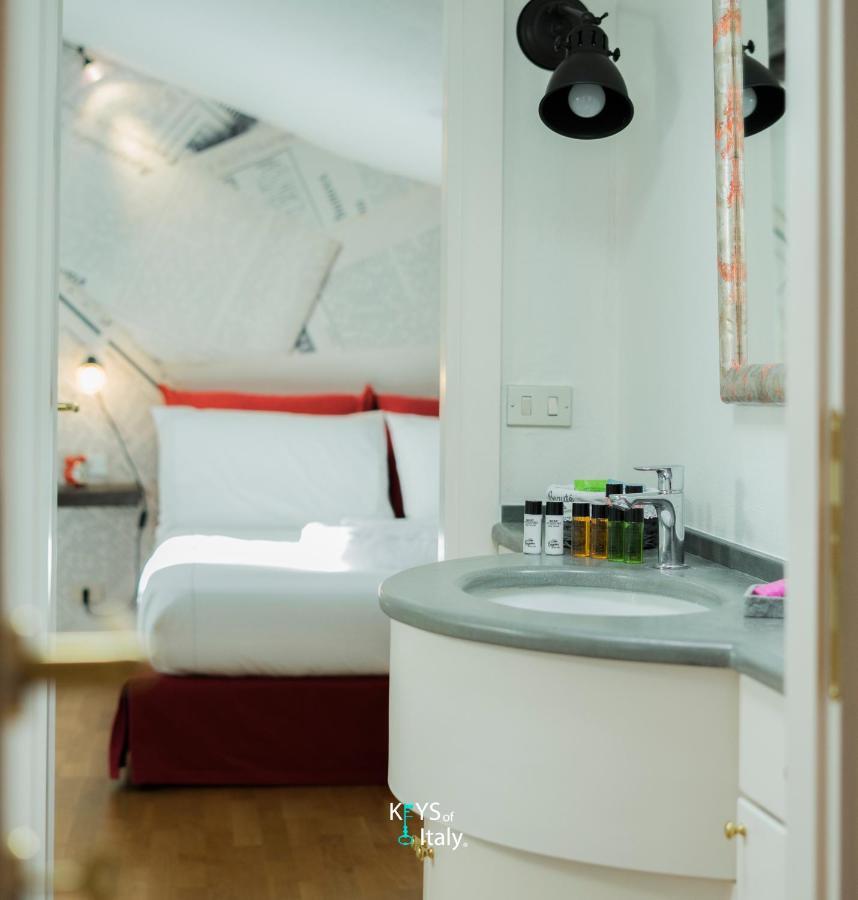 Keys Of Italy - Pontaccio 2 Your Refuge Rouge * Milan