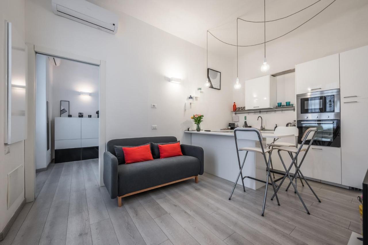 The Minimal Chic - Isola District *