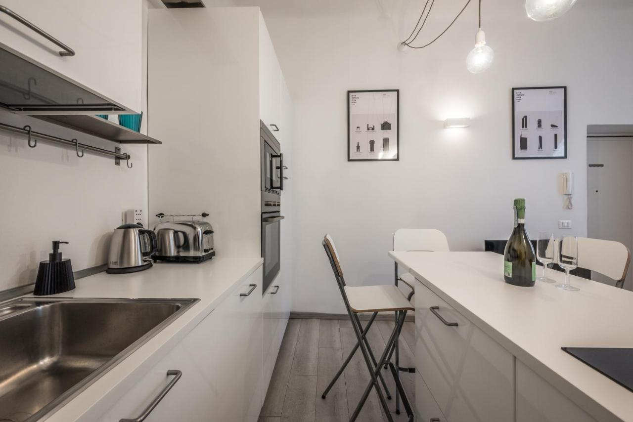 The Minimal Chic - Isola District Apartment
