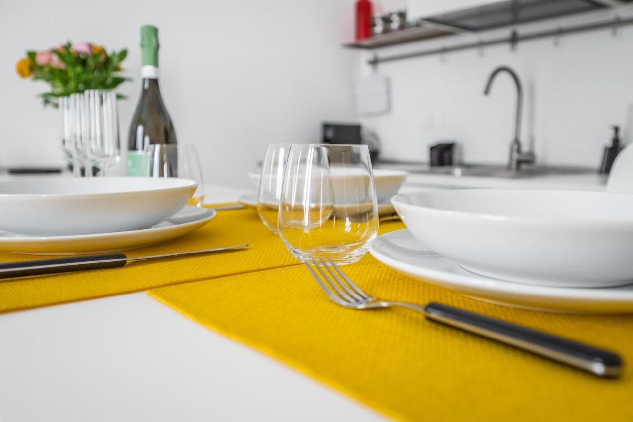 The Minimal Chic - Isola District Apartment Milan