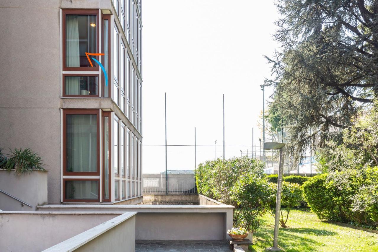 Twins - Tolstoj District Milano