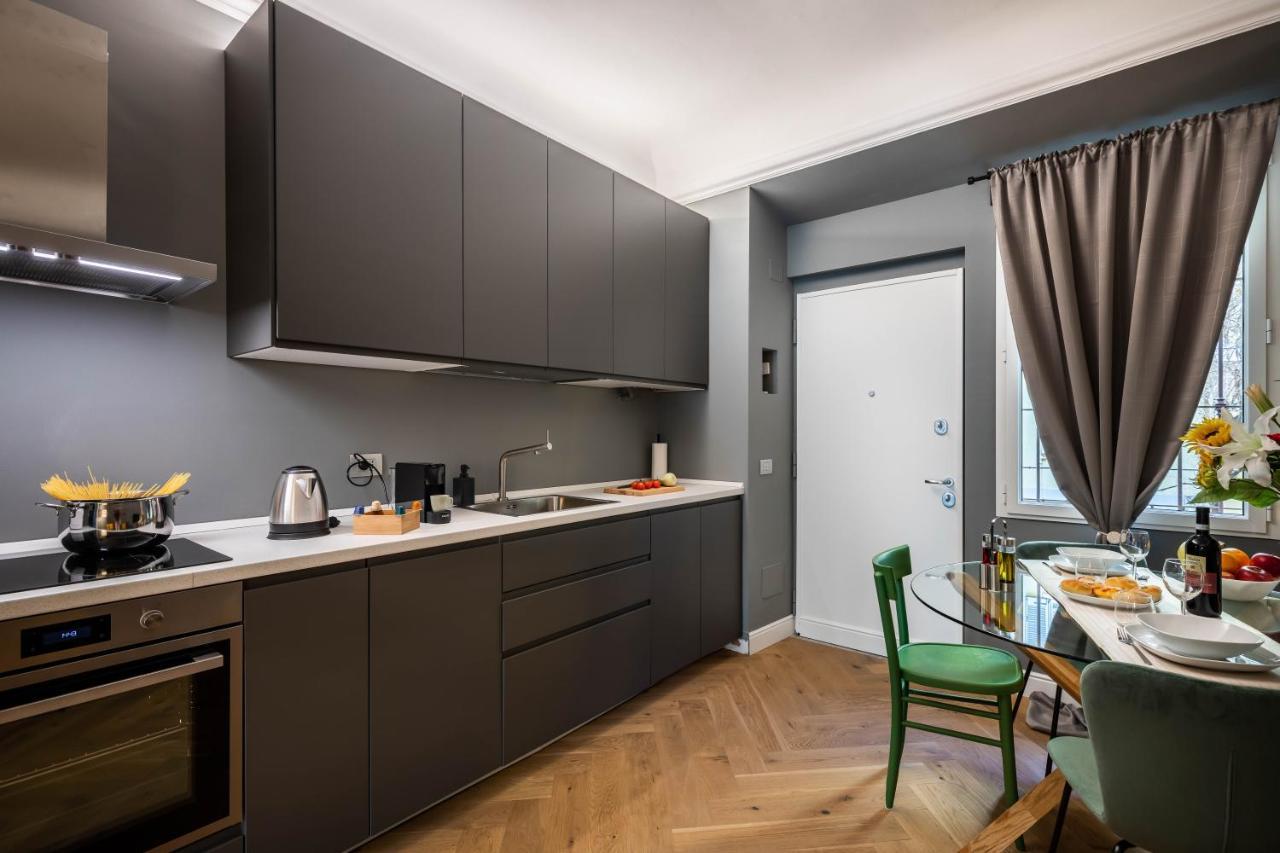 Lovely - Duomo - Lin Airport Appartement *