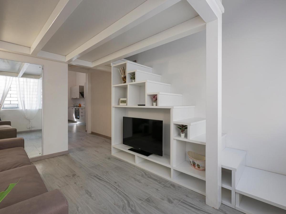 I Host - Neera 22 Apartment
