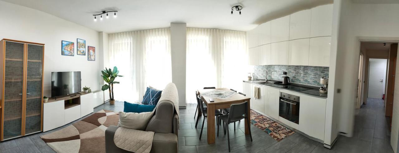 Lf Luxury Homes Apartment