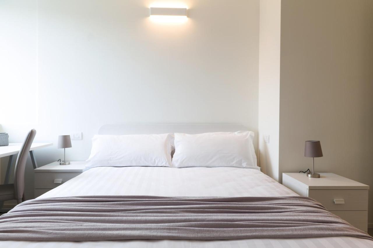 Contempora - Rosellini 5a * Milano