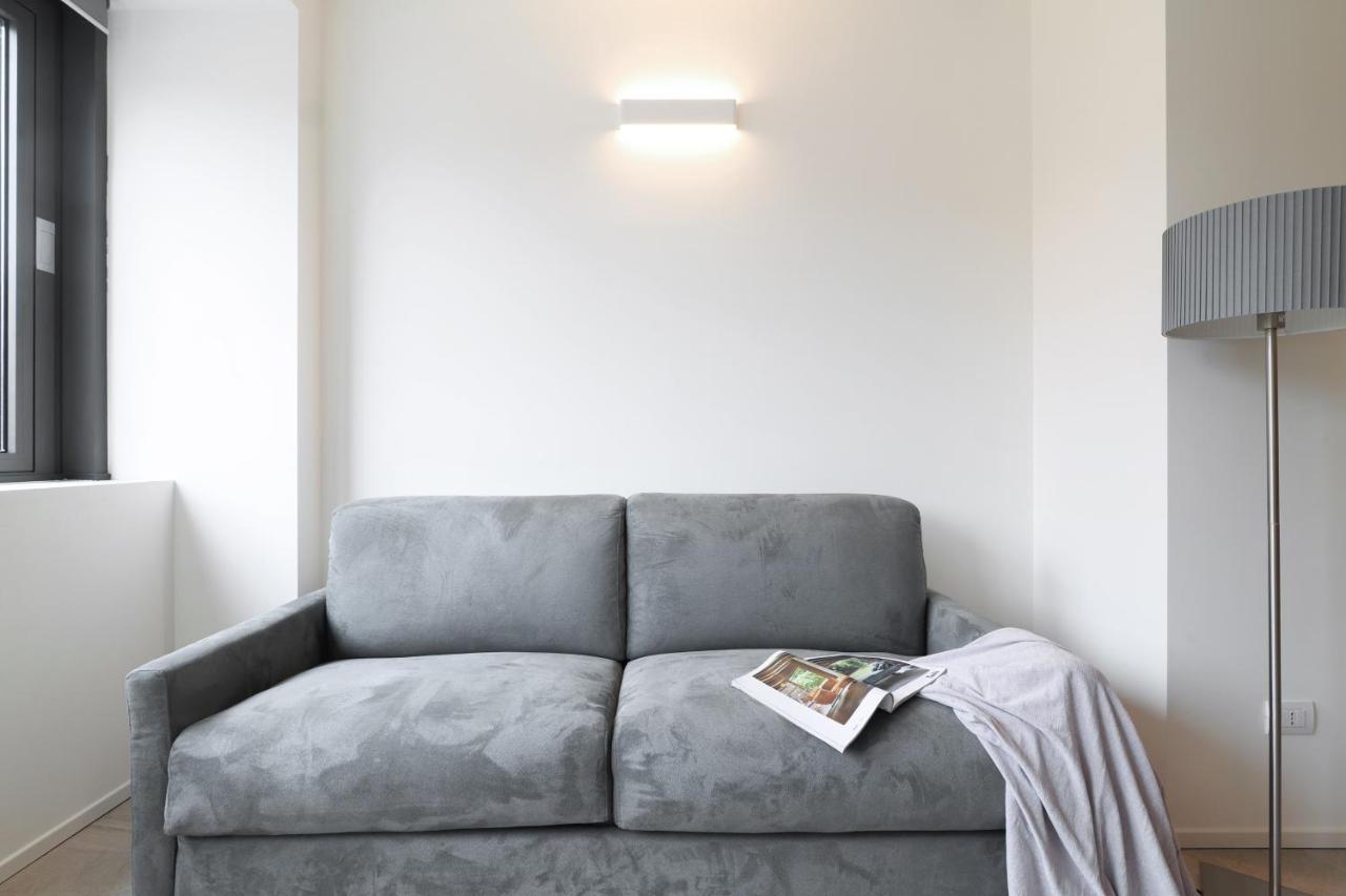 Contempora - Rosellini 5a * Milano