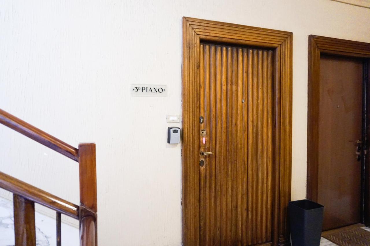 Easy Italy Balcony Appartamento Milano