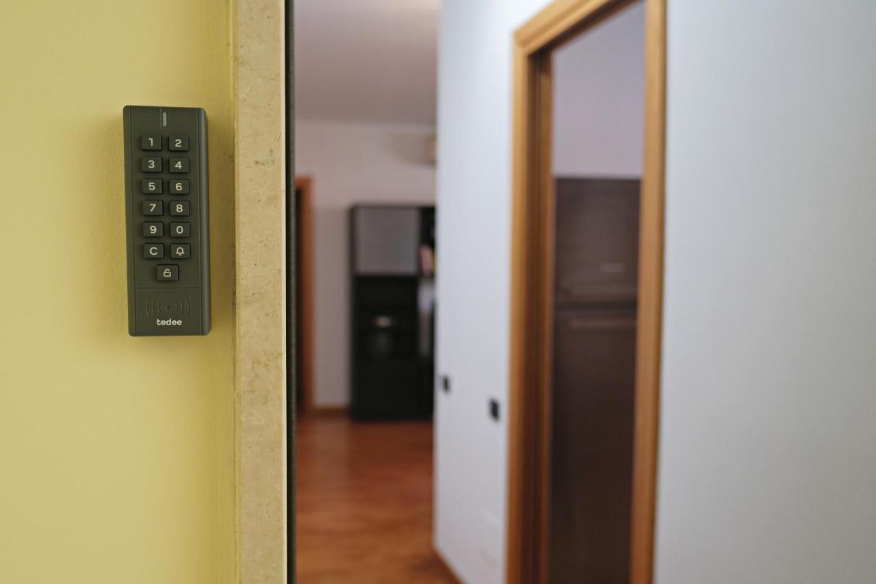 Bwr - Bilocale Con Terrazzo, Via Gonin Leilighet