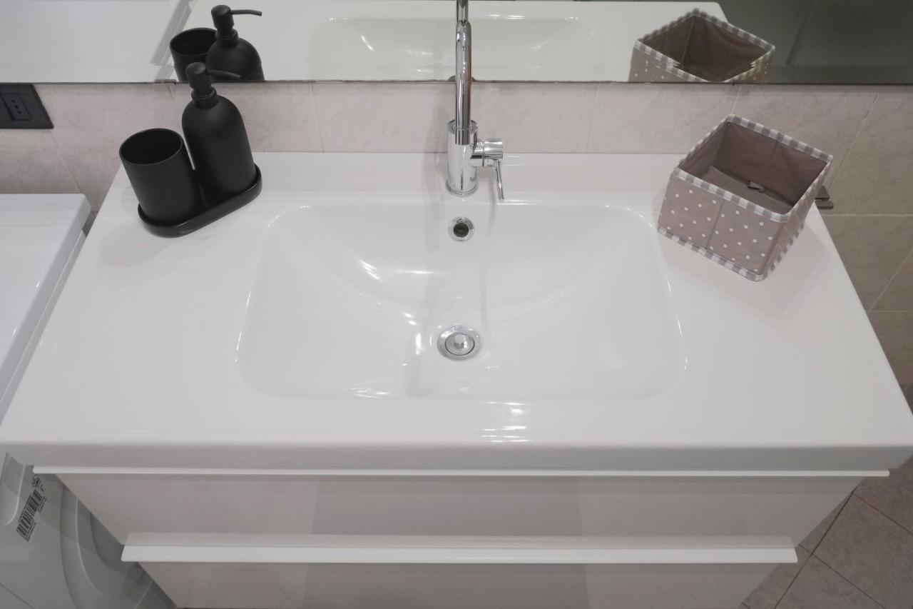Bwr - Bilocale Con Terrazzo, Via Gonin