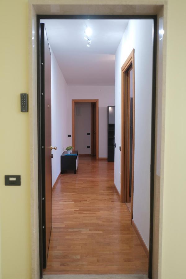 Bwr - Bilocale Con Terrazzo, Via Gonin Leilighet